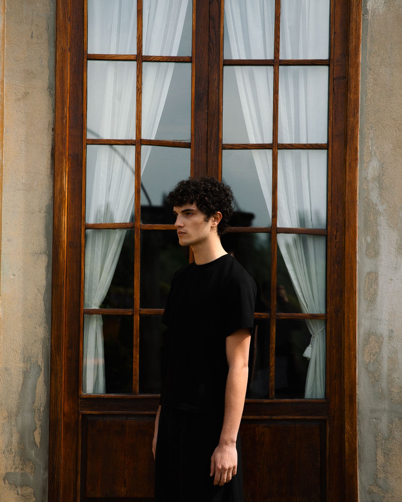 Daniel - Black