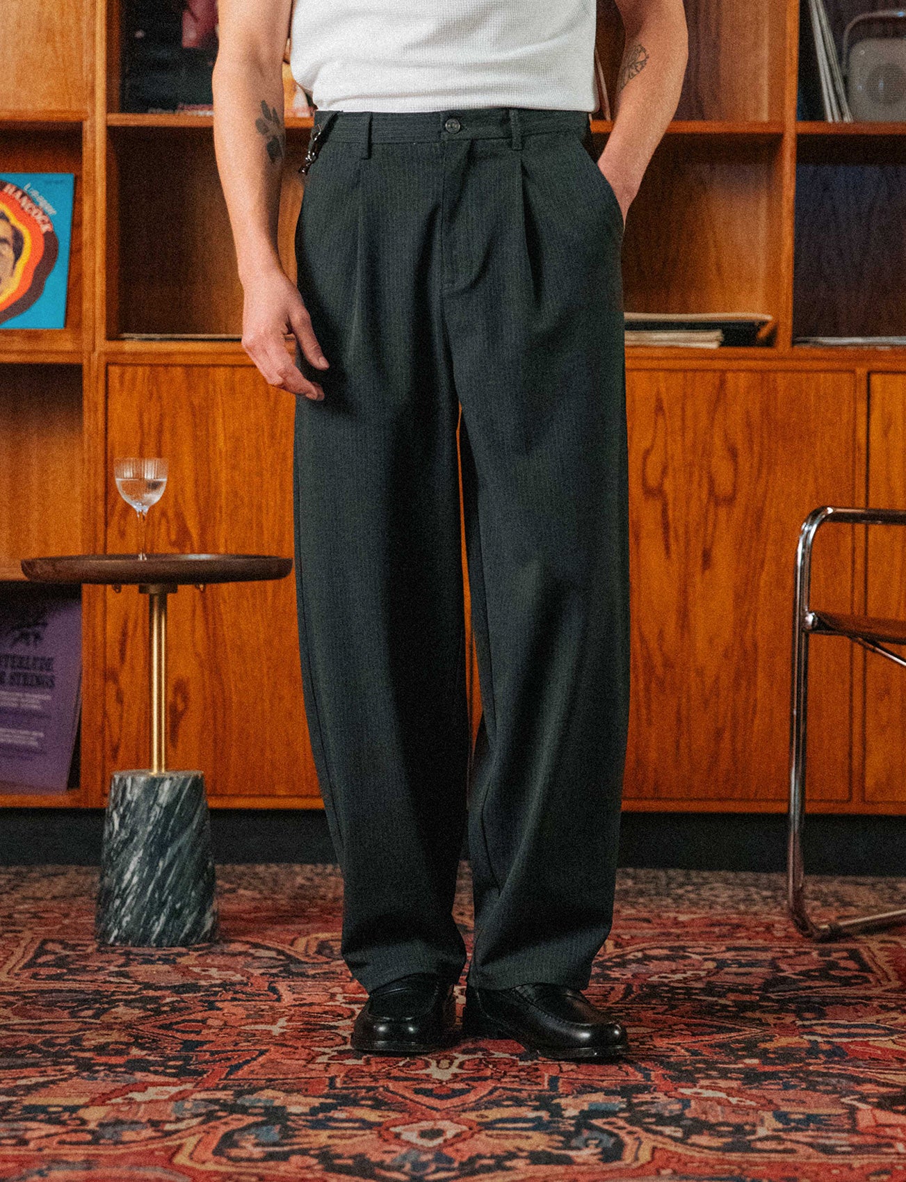 LOOPE ルーペ OUTSIDE PLEATED TROUSERS 33 LOOPE ルーペ OUTSIDE PLEATED TROUSERS 33 loope ルーペ outside